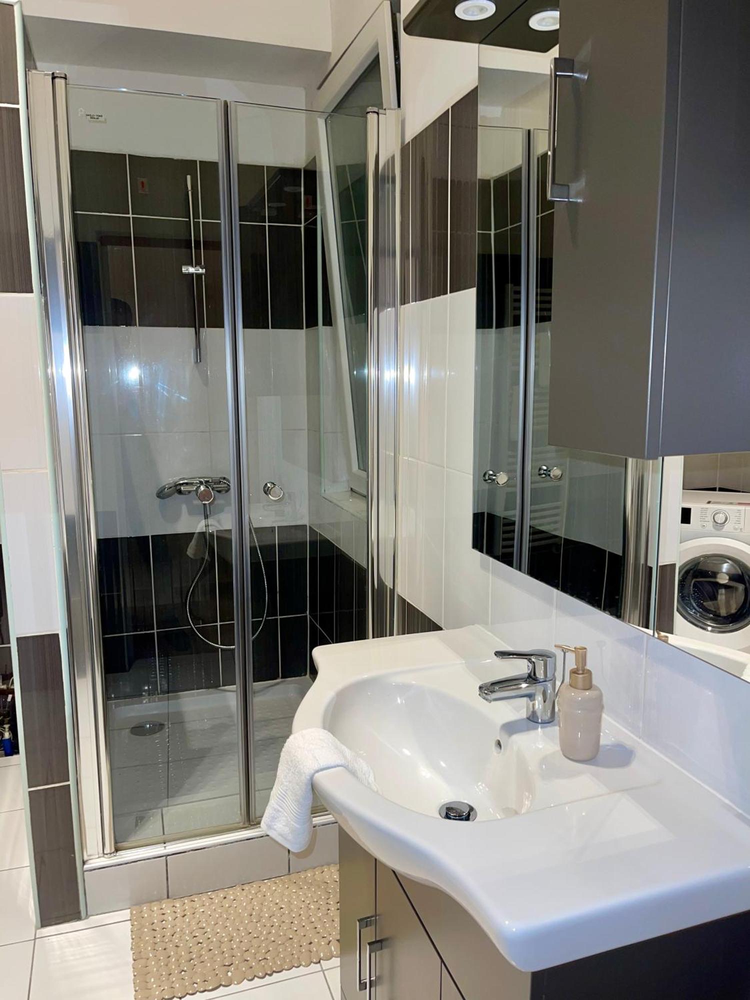 Vivien Apartment Будапеща Екстериор снимка